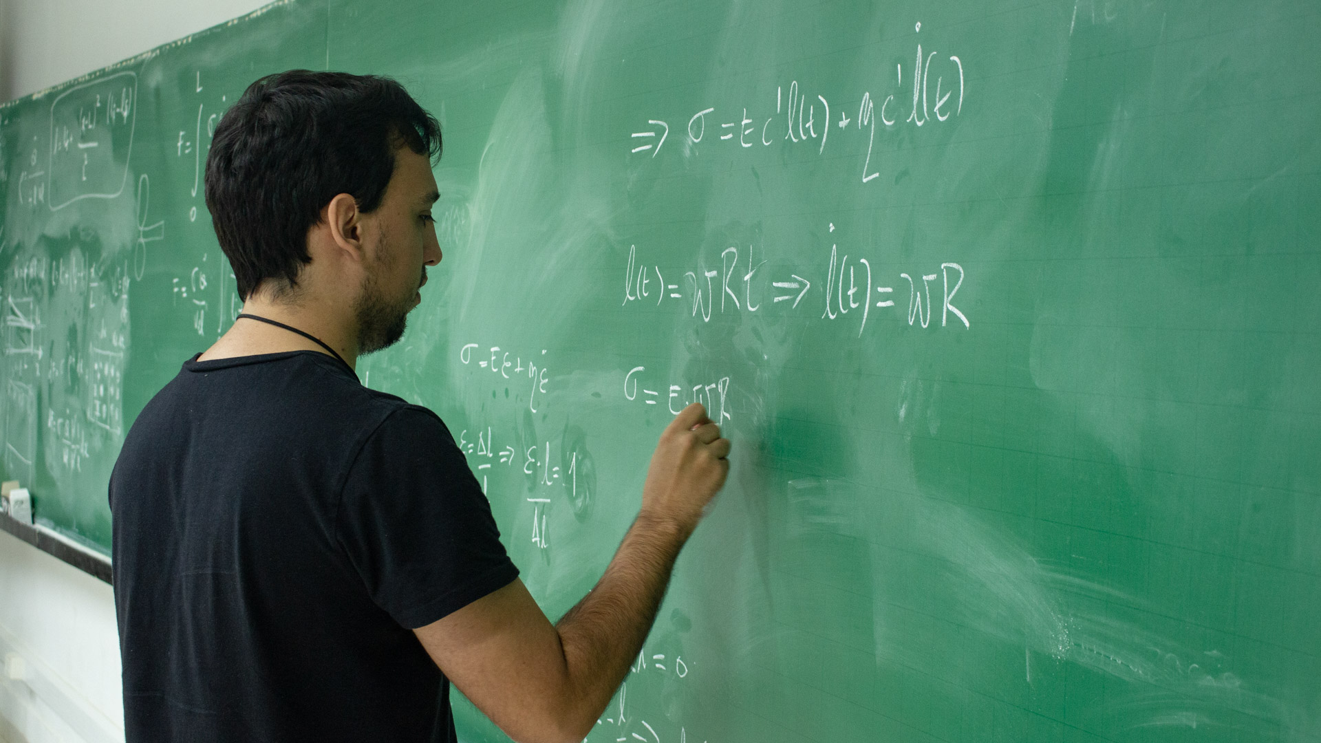 Abertas as inscrições para cursos da Escola de Matemática Aplicada